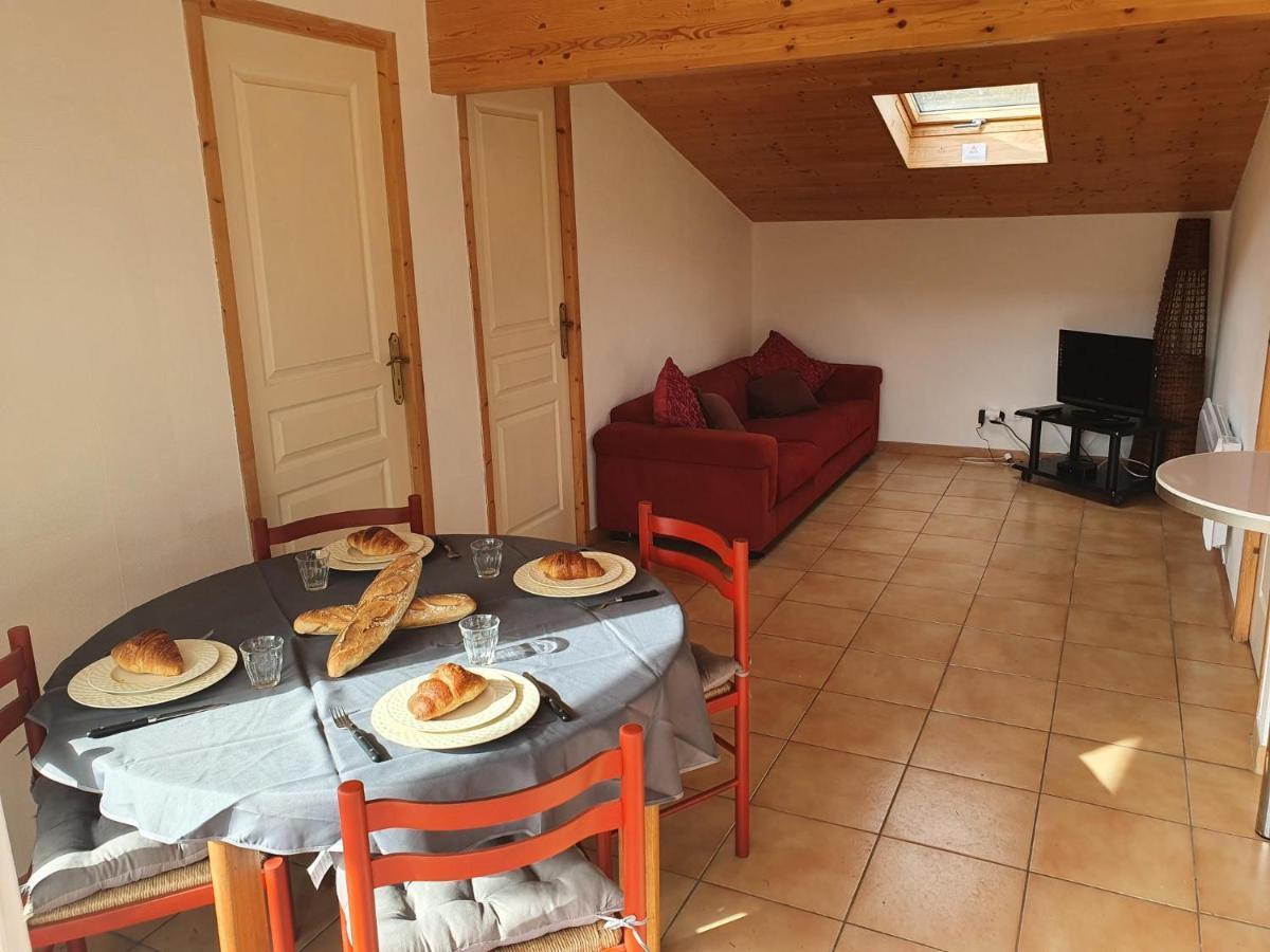 Moulin Du Pommier Glamping & Camping Saulgond Exterior photo