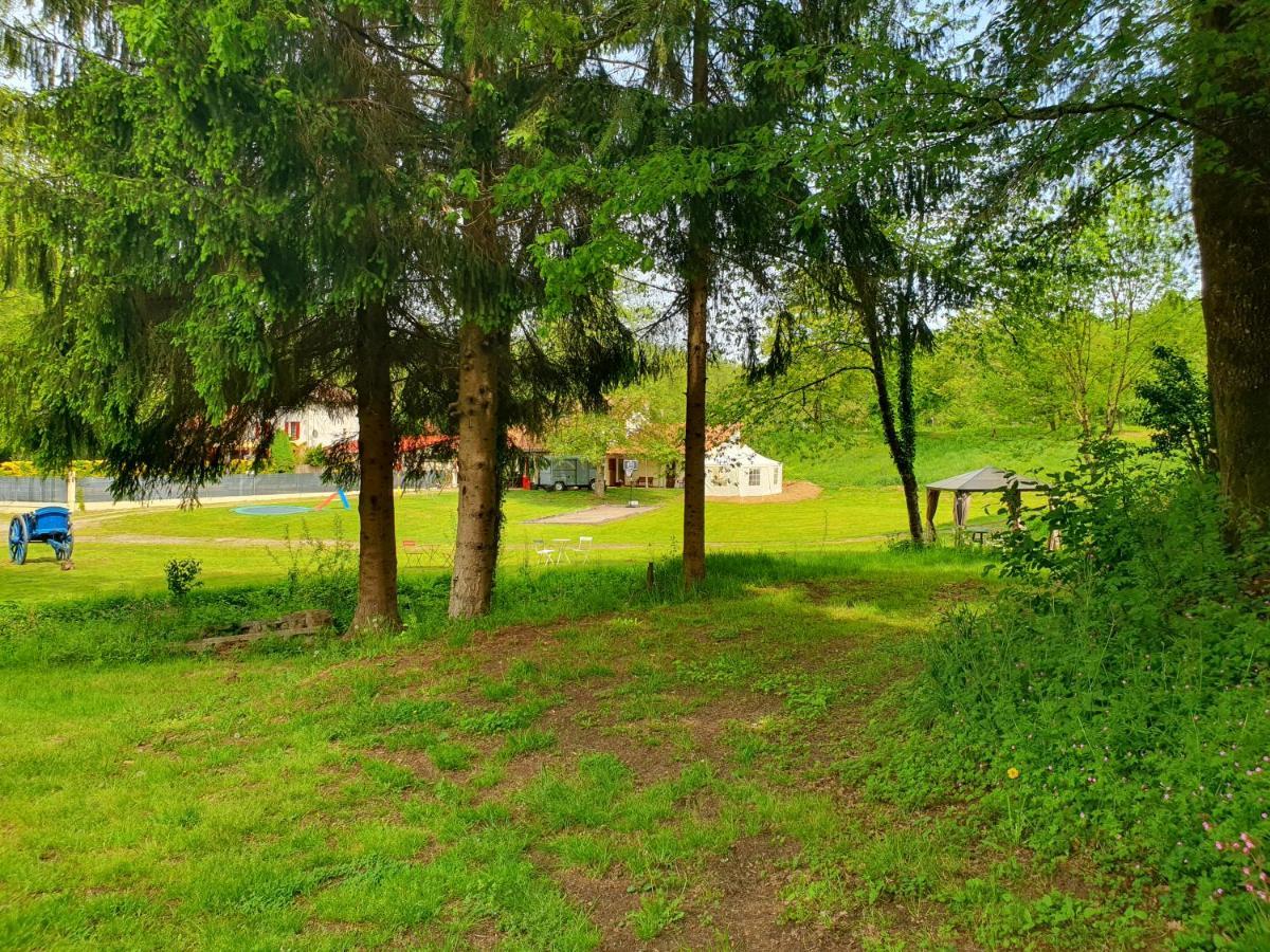 Moulin Du Pommier Glamping & Camping Saulgond Exterior photo